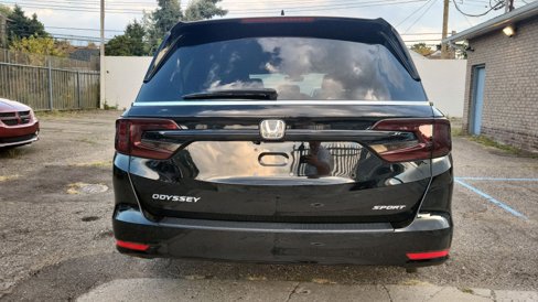 Used 2023 Honda Odyssey Sport image 9