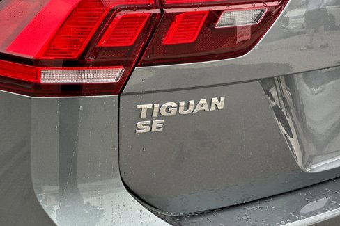 Used 2021 Volkswagen Tiguan SE image 28