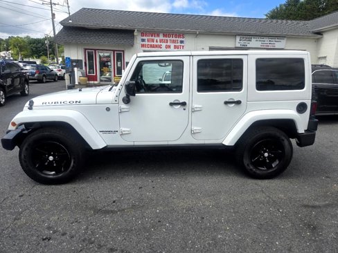 Used 2012 Jeep Wrangler Unlimited Rubicon w/ Connectivity Group image 12