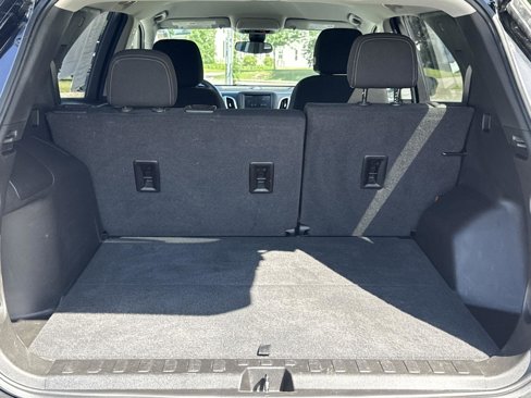 Used 2022 Chevrolet Equinox LS w/ LS Convenience Package image 14