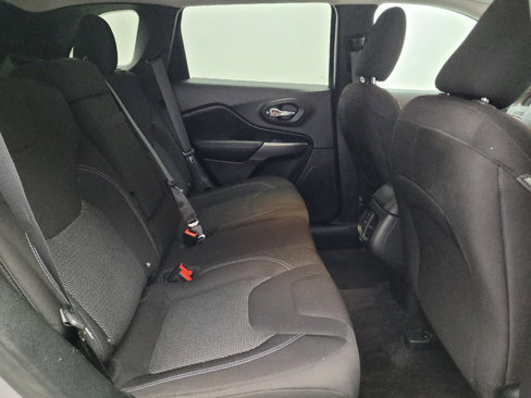 Used 2019 Jeep Cherokee Latitude w/ Popular Appearance Group image 19