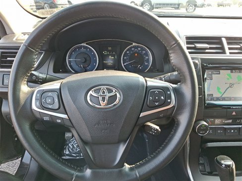 Used 2016 Toyota Camry XLE image 20