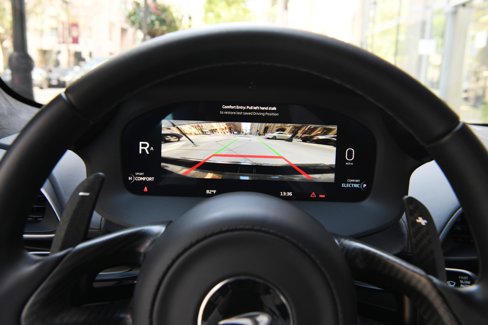 Used 2023 McLaren Artura image 13