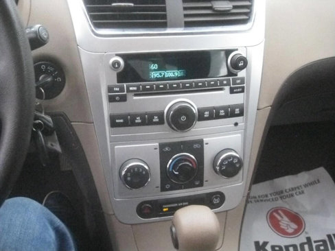 Used 2011 Chevrolet Malibu LS image 15