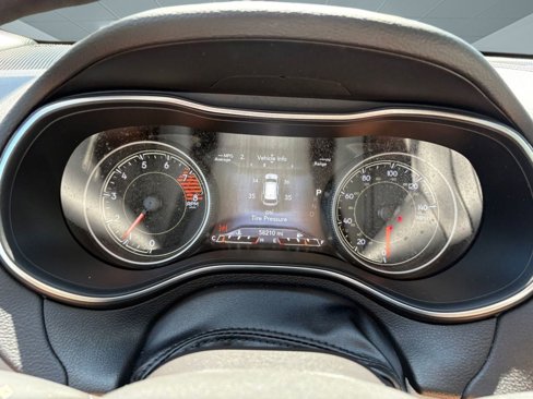 Used 2019 Jeep Cherokee Limited w/ Luxury Group image 21