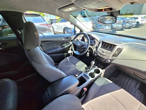 Used 2019 Chevrolet Cruze LT image 9