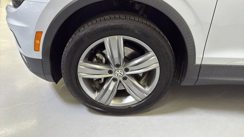Used 2019 Volkswagen Tiguan SEL Premium w/ 3rd Row Seat Package image 36