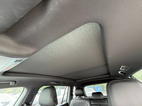 Certified 2022 Volkswagen Tiguan SEL R-Line image 23