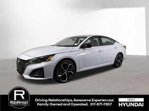 Used 2024 Nissan Altima 2.5 SR image 1