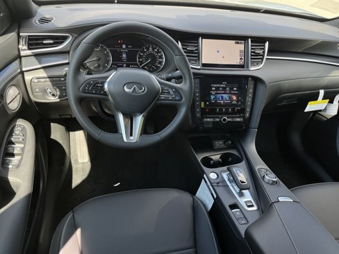 Used 2025 INFINITI QX50 Sport image 8