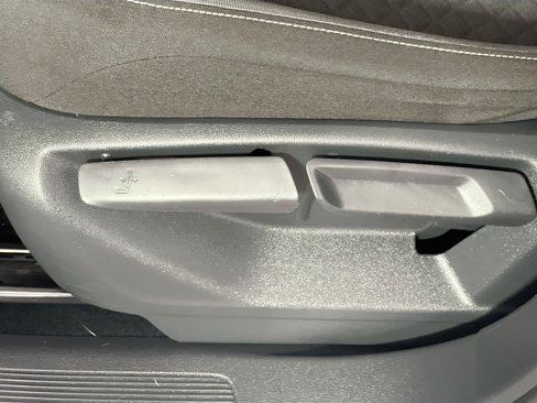 Used 2021 Volkswagen Tiguan S image 15