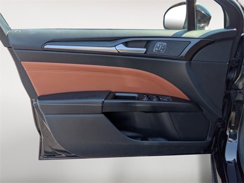 Used 2019 Ford Fusion Titanium image 13