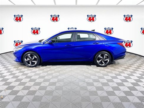 Used 2023 Hyundai Elantra SEL w/ Convenience Package image 5