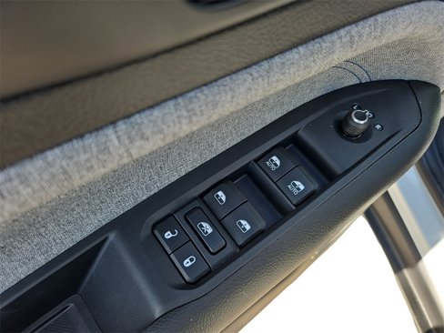 New 2025 Jeep Compass Sport image 18