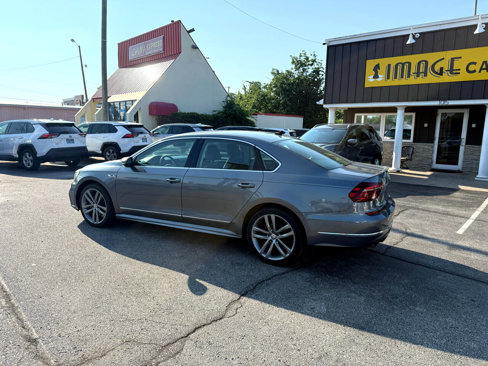 Used 2017 Volkswagen Passat 1.8T R-Line w/ R-Line Lighting Package image 9