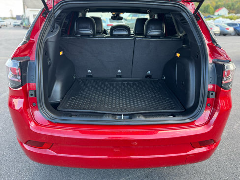 Used 2022 Jeep Compass Limited w/ (RED) Package image 28