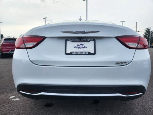 Used 2017 Chrysler 200 Limited Platinum image 10