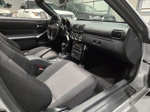 Used 2001 Toyota MR2 image 30