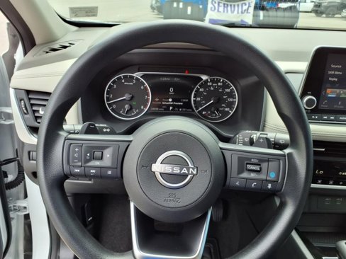Used 2024 Nissan Rogue SV image 19