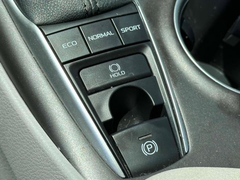 Used 2021 Toyota Camry XLE image 15