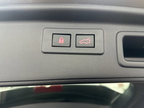 Used 2020 Subaru Forester Limited image 42