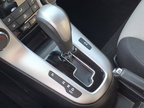 Used 2016 Chevrolet Cruze LS image 11