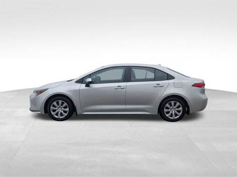 Certified 2025 Toyota Corolla LE image 9