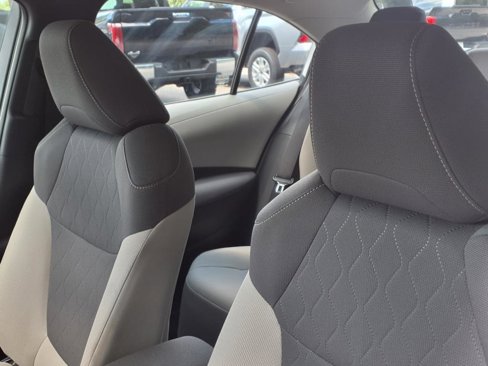 Used 2022 Toyota Corolla LE image 15