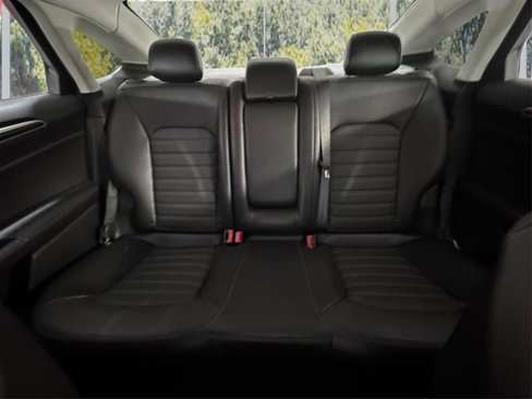 Used 2014 Ford Fusion SE w/ Equipment Group 202A image 15