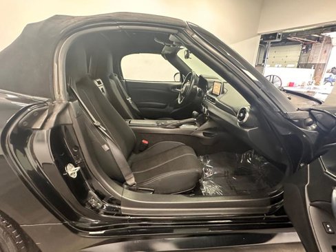 Used 2017 FIAT 124 Spider Classica image 28