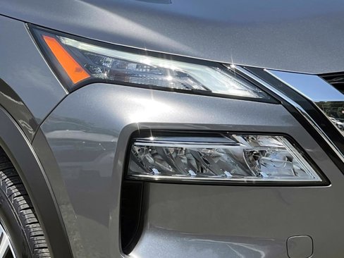 Used 2023 Nissan Rogue SV image 7
