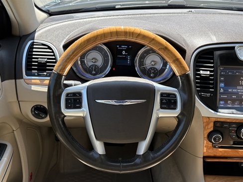 Used 2014 Chrysler 300 C w/ Beats Audio Group image 39