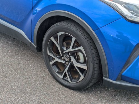 Used 2021 Toyota C-HR XLE image 11