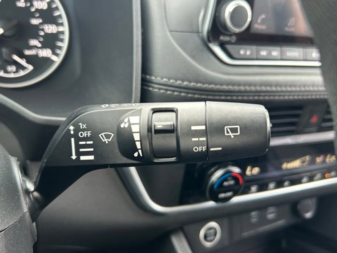 Used 2023 Nissan Rogue SV image 41