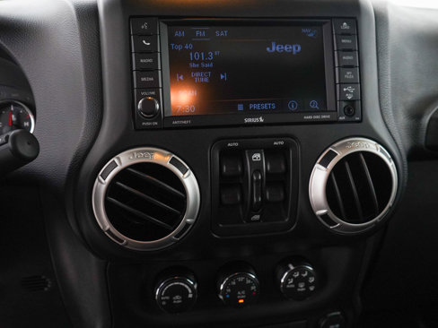 Used 2018 Jeep Wrangler Unlimited Sahara w/ Dual Top Group image 25