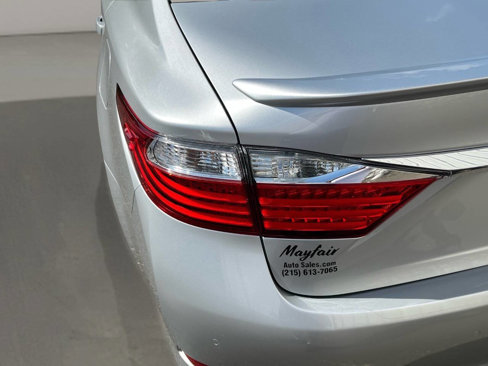 Used 2013 Lexus ES 300h w/ Luxury Pkg image 11