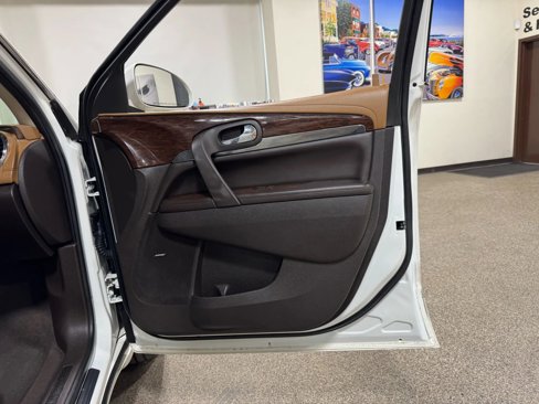 Used 2014 Buick Enclave Leather image 25