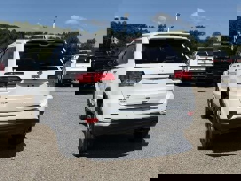 Used 2021 Jeep Grand Cherokee Limited image 6