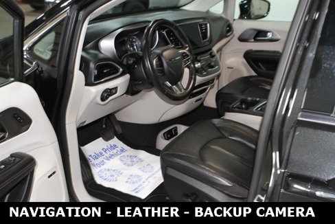 Used 2020 Chrysler Pacifica Touring-L Plus w/ Tire & Wheel Group image 14