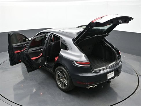 Certified 2021 Porsche Macan S image 31
