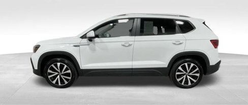 Certified 2022 Volkswagen Taos SE image 6