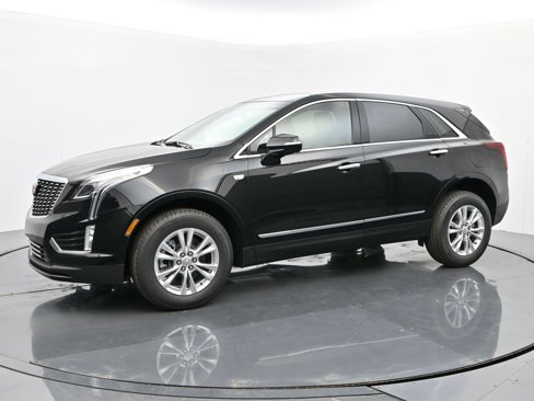 New 2025 Cadillac XT5 Luxury image 2