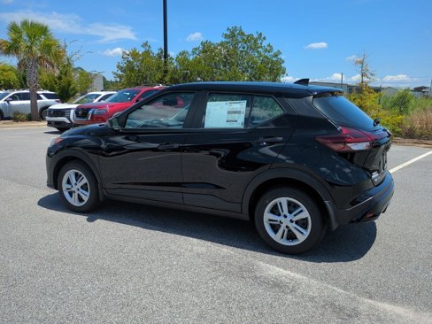 New 2025 Nissan Kicks Play S image 6