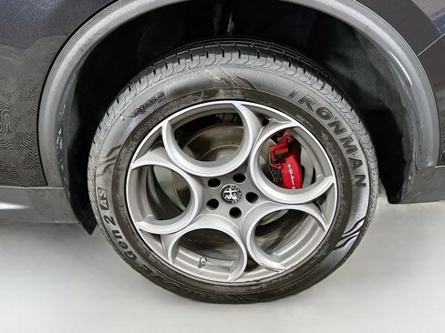 Used 2022 Alfa Romeo Stelvio Sprint image 31