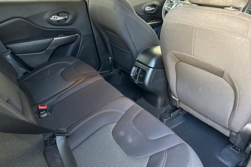 Used 2019 Jeep Cherokee Latitude w/ Popular Appearance Group image 30