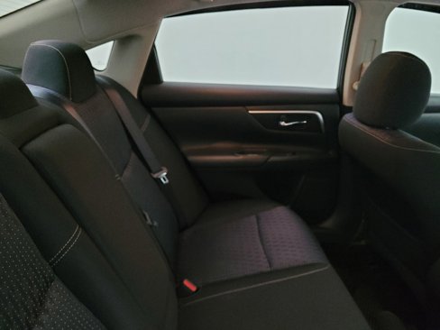 Used 2016 Nissan Altima 2.5 SV image 19
