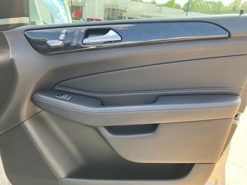 Used 2019 Mercedes-Benz GLE 400 4MATIC image 34