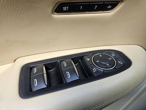 Used 2018 Cadillac XT5 Luxury w/ Driver Awareness Package image 30