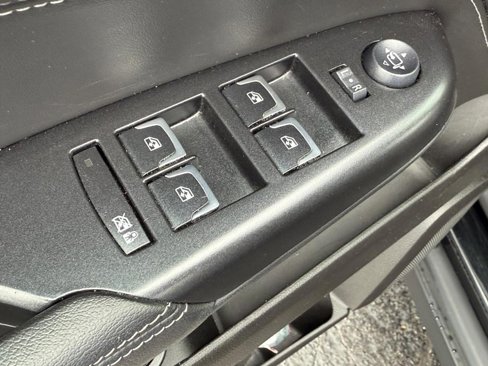 Used 2016 Cadillac SRX Luxury w/ Driver Awareness Package image 15