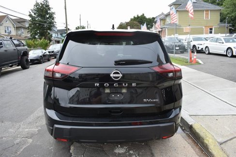 Used 2024 Nissan Rogue SV image 7